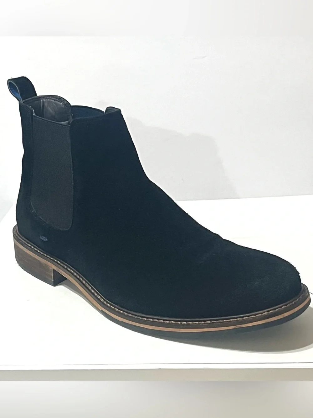 Modern Fiction preowned worn